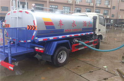龍巖5噸灑水車(chē)價(jià)格分析及工地灑水車(chē)應(yīng)用指南